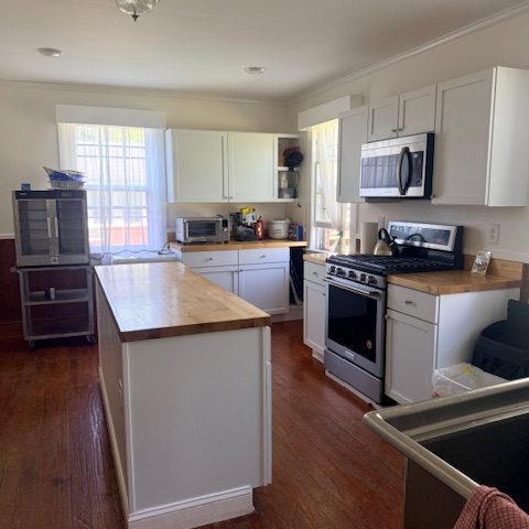 NHVV's two kitchens allow groups to cook entire meals for their teams, in their own spaces.

Purchase and store large amounts of food, and serve your team home-cooked meals while they serve Craven County.